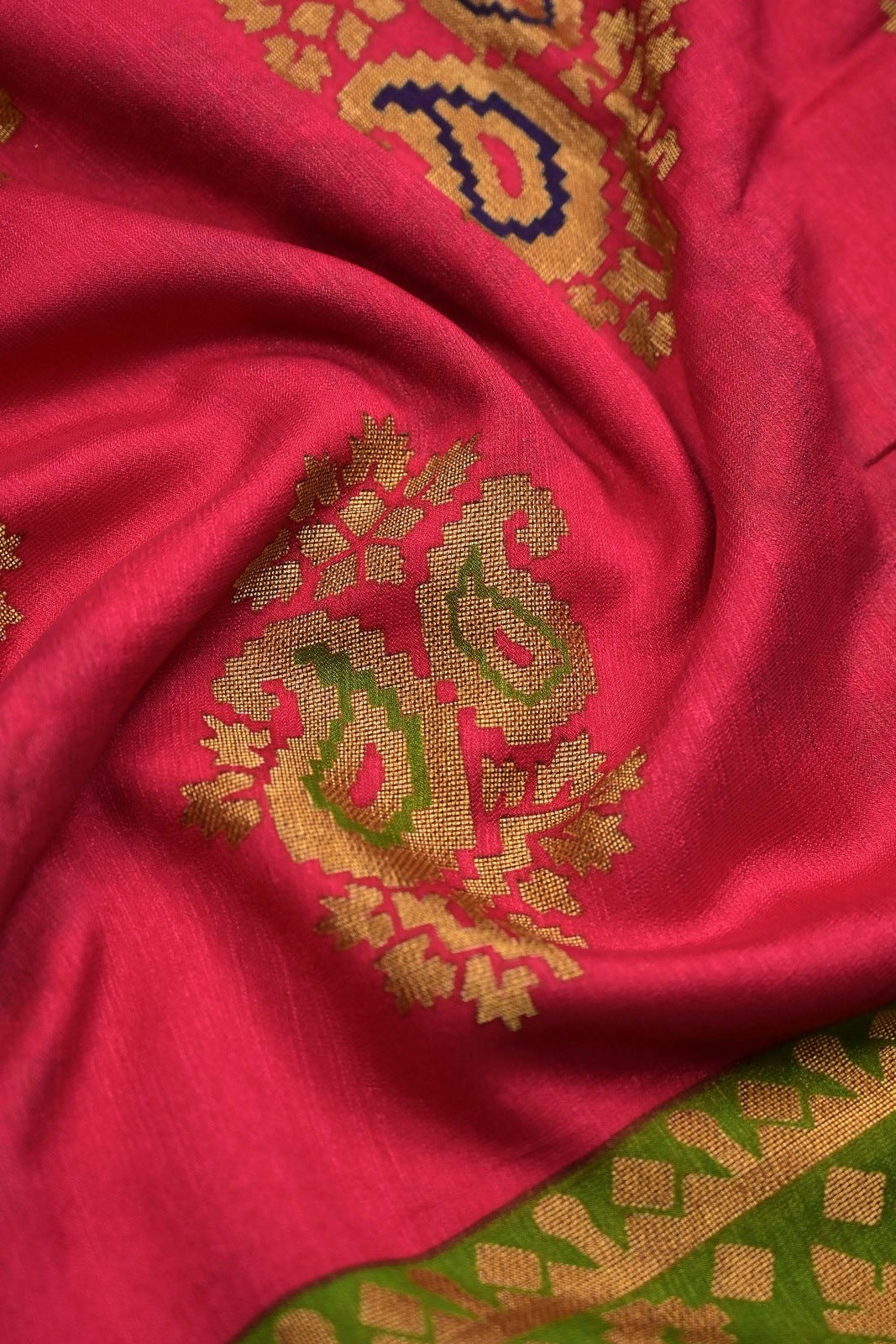 Soft jute saree pink and green color allover prints with contrast border and brocade blouse