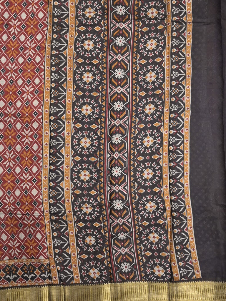 Maheshwari fancy saree maroon color allover prints & zari border with contrast printed pallu and blouse