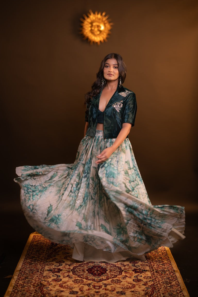 Crop top and skirt with the coat