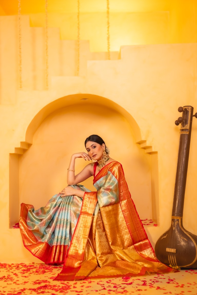 Kanchi tissue pattu bridal saree blue color with allover zari weaves & kanchi border with rich pallu and contrast plain blouse