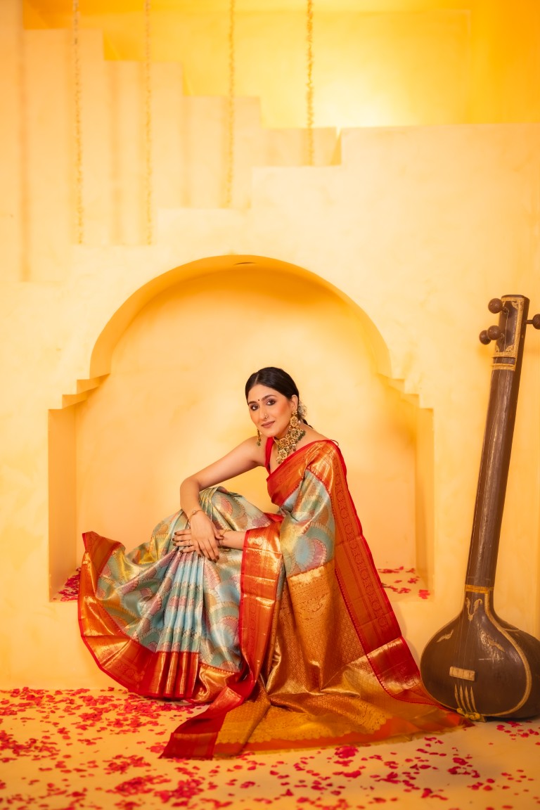 Kanchi tissue pattu bridal saree blue color with allover zari weaves & kanchi border with rich pallu and contrast plain blouse