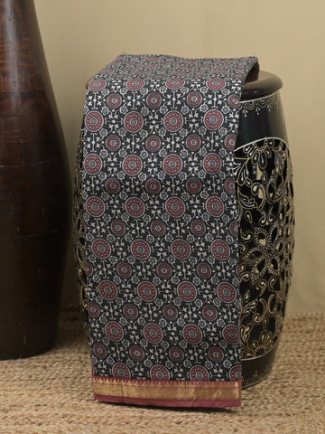 Maheshwari fancy saree black color allover prints & small zari border and printed pallu and plain blouse