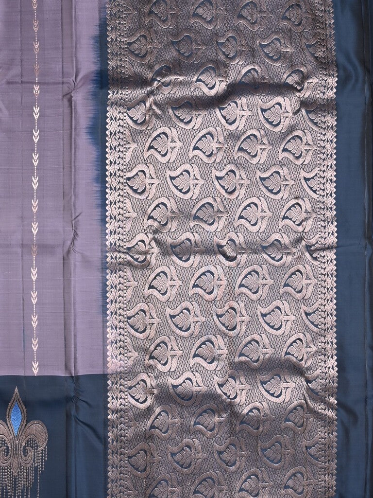 Kanchi pattu saree grey color allover zari motifs & zari border with rich pallu and contrast plain blouse