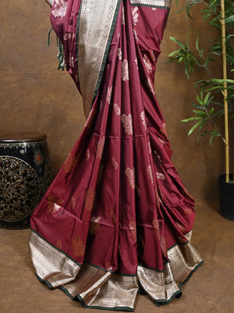 Kanchi pattu saree magenta color allover zari weaves & kanchi border with rich pallu and contrast plain blouse