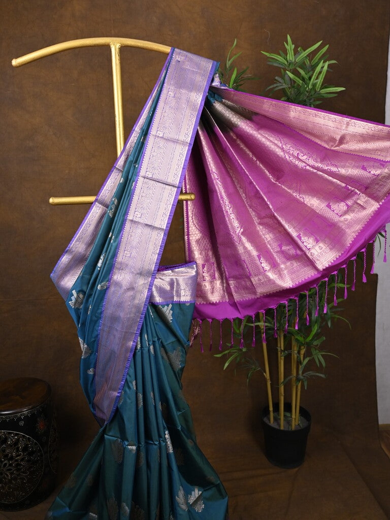 Kanchi pattu saree navy blue color allover zari weaves & kanchi border with rich pallu and contrast plain blouse