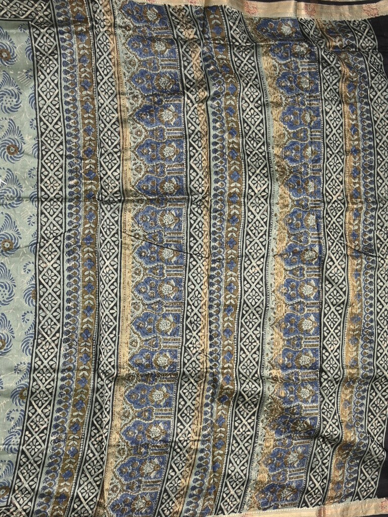 Maheshwari fancy saree grey color allover prints & zari border with printed pallu and printed blouse