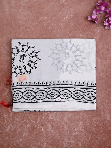 Mul cotton saree white color allover prints & printed border with printed pallu and plain contrast blouse