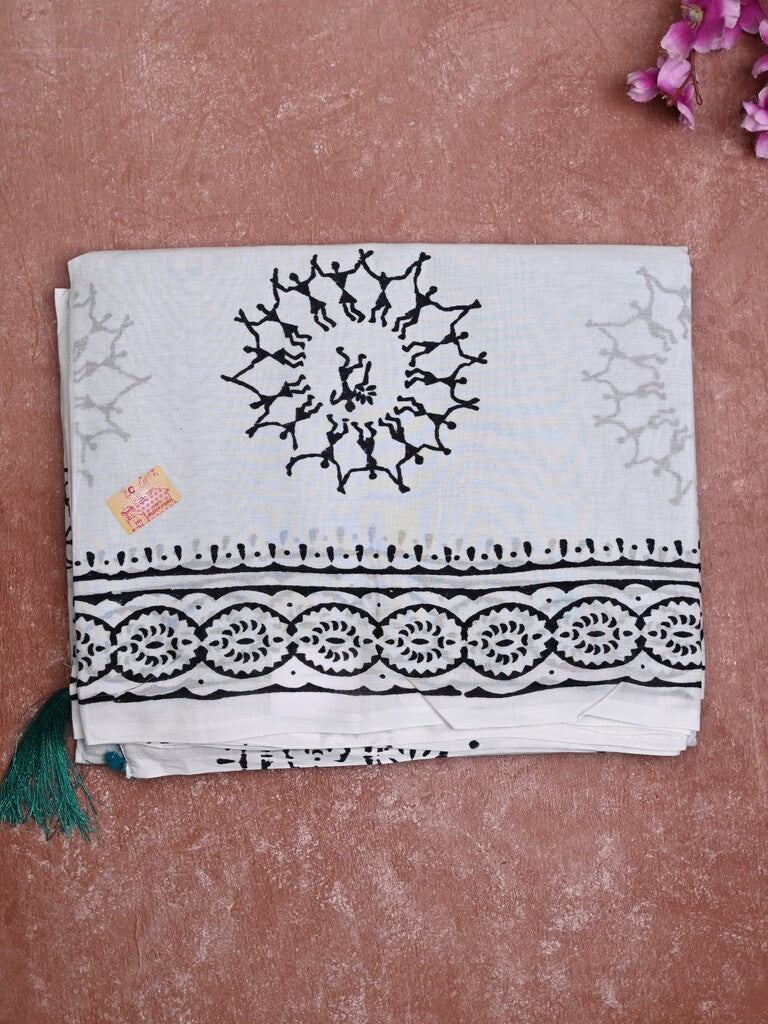 Mul cotton saree white color allover prints & printed border with printed pallu and plain contrast blouse