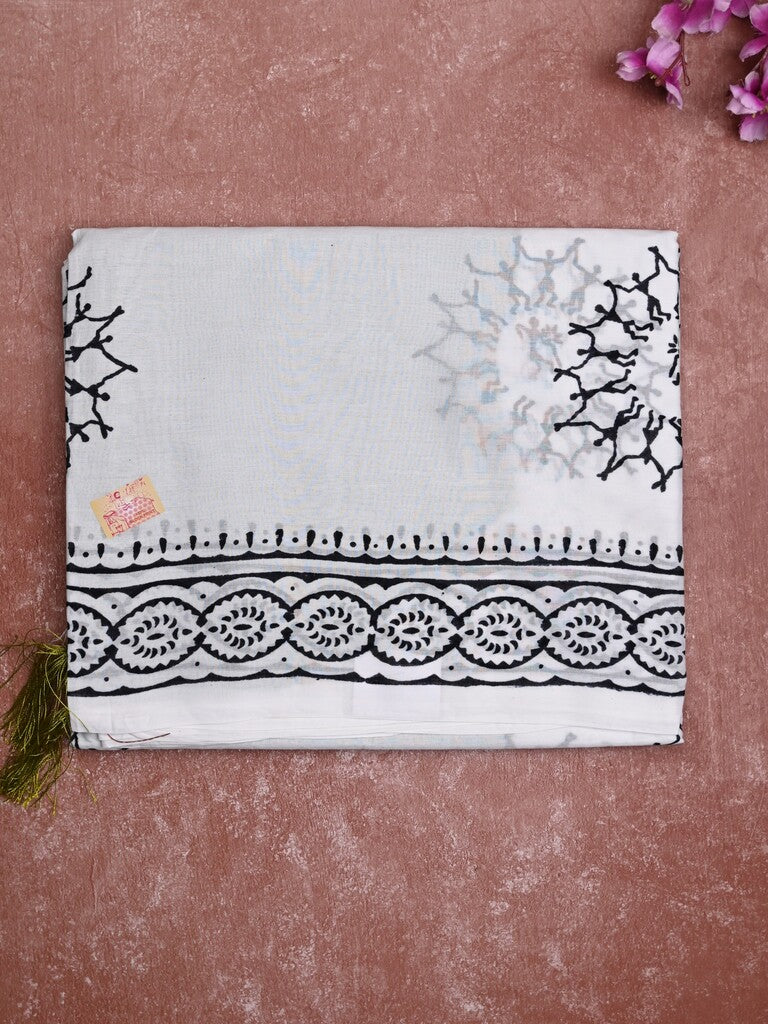 Mul cotton saree white color allover prints & printed border with printed pallu and plain contrast blouse