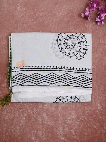 Mul cotton saree white color allover prints & printed border with printed pallu and plain contrast blouse