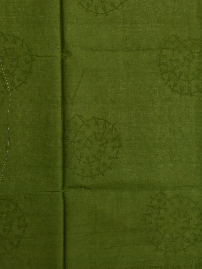 Mul cotton saree white color allover prints & printed border with printed pallu and plain contrast blouse