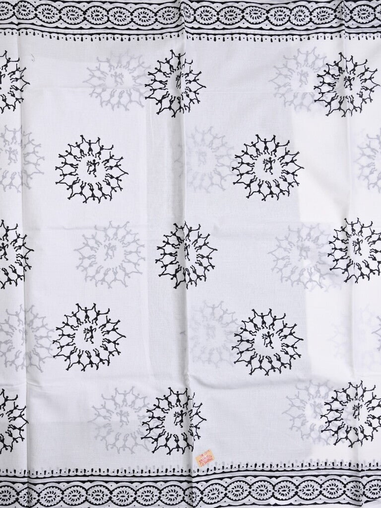 Mul cotton saree white color allover prints & printed border with printed pallu and plain contrast blouse