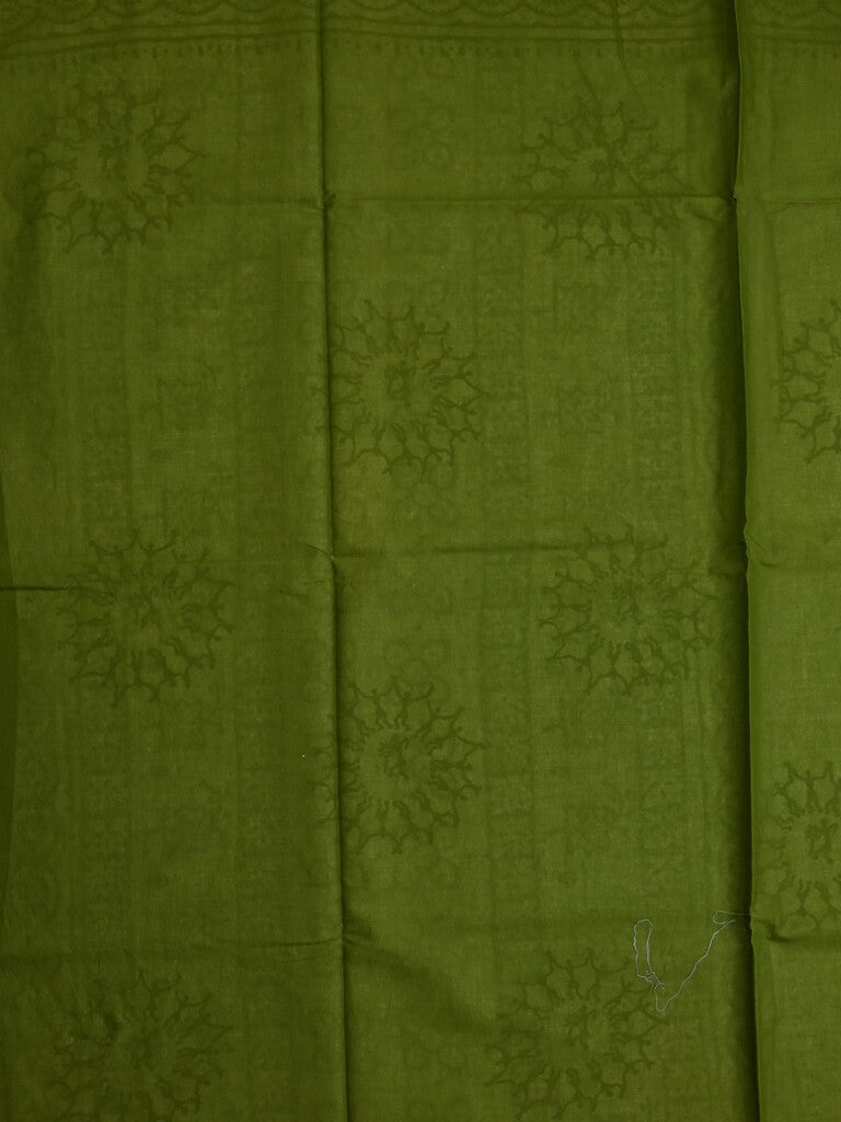 Mul cotton saree white color allover prints & printed border with printed pallu and plain contrast blouse