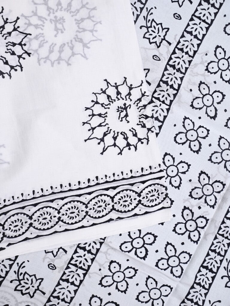 Mul cotton saree white color allover prints & printed border with printed pallu and plain contrast blouse