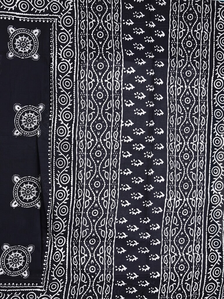Mul cotton saree black color allover prints & printed border with printed pallu and plain contrast blouse