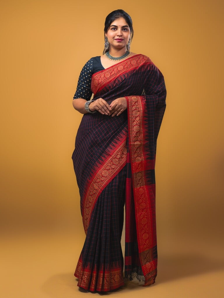 Jute kadhi cotton black color allover checks & contrast border with contrast pallu and running blouse