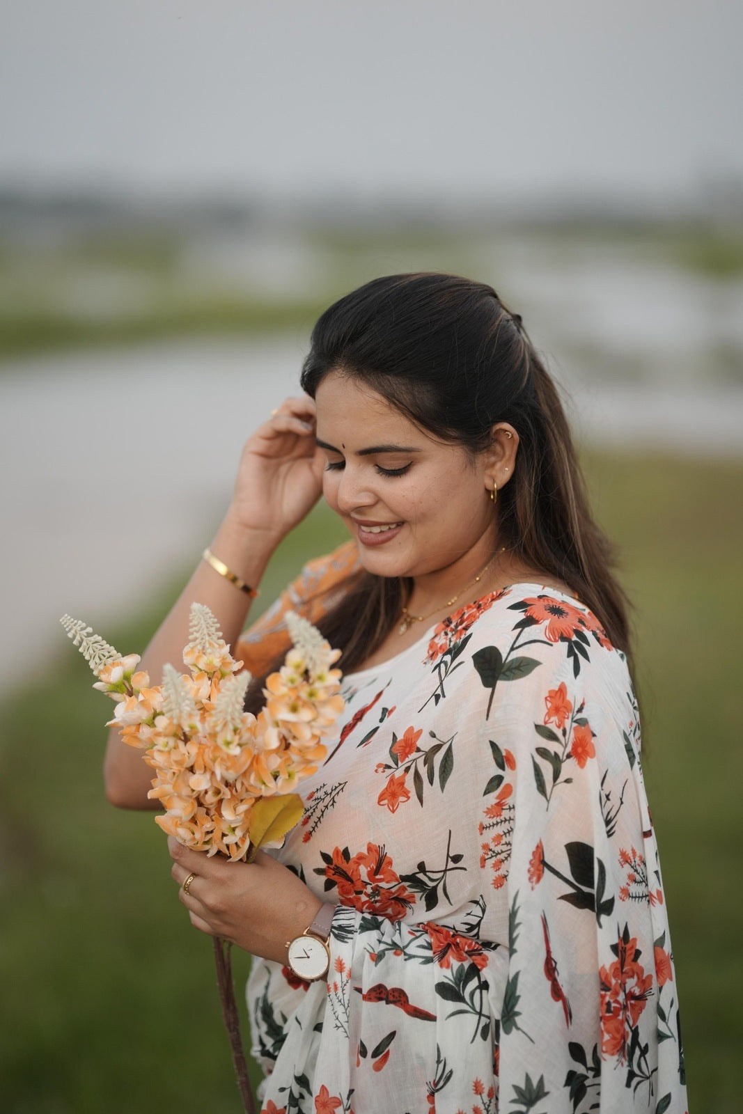 Cotton printed saree white color allover prints & printed border with printed pallu and contrast printed blouse
