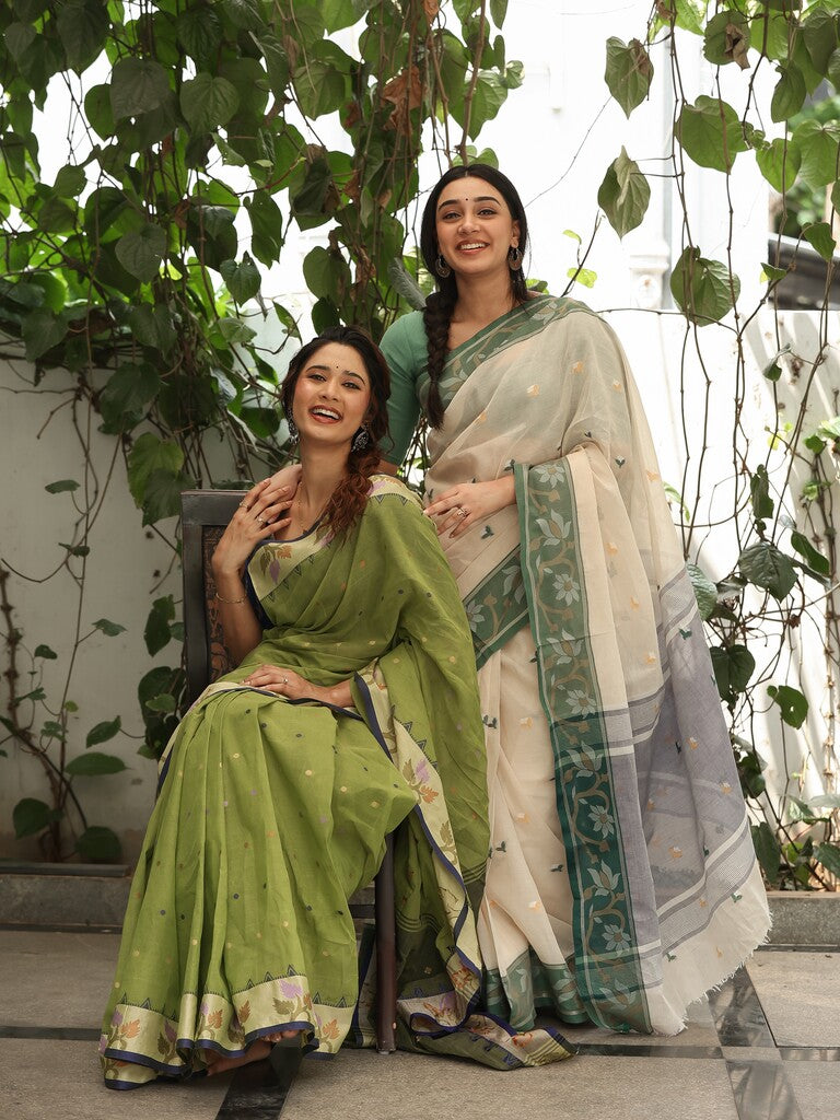 Dhaka cotton saree in cream color with contrast border and contrast pallu