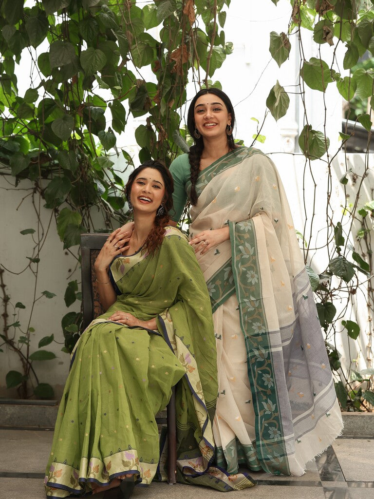 Dhaka cotton saree in cream color with contrast border and contrast pallu