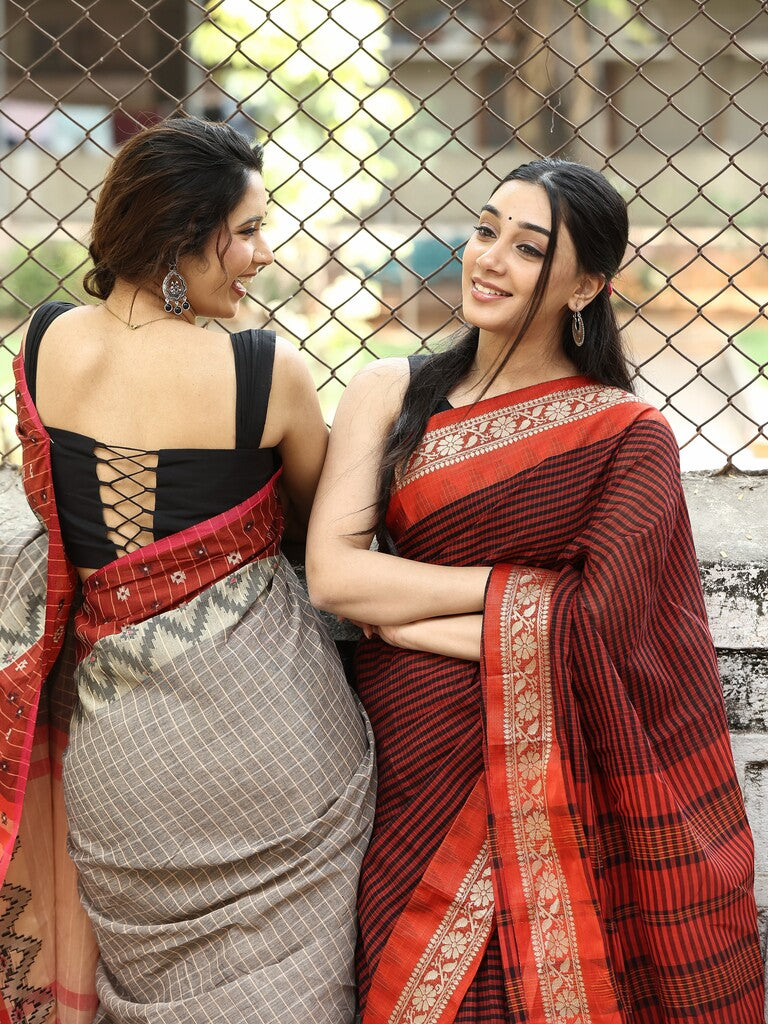Dhaka cotton saree in grey color with contrast border and contrast pallu