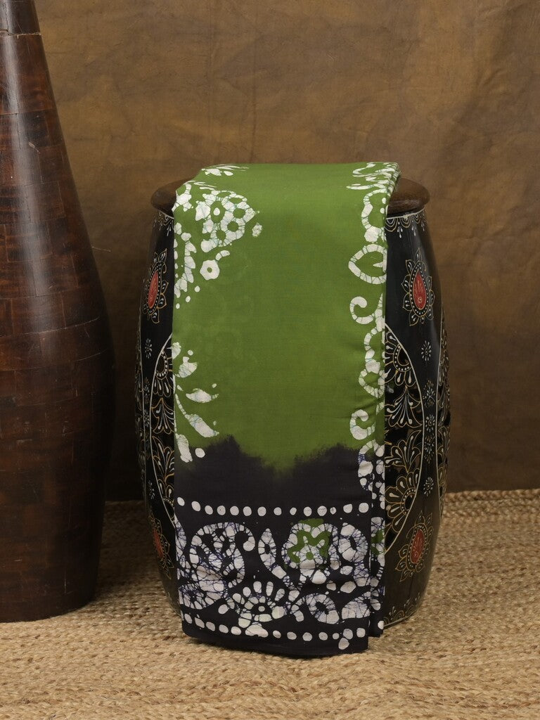 Maheshwari cotton saree dark green color allover prints & printed border with contrast pallu and plain blouse