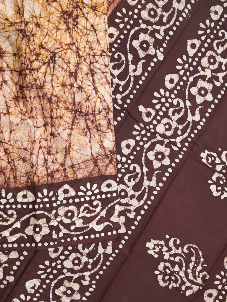 Maheshwari cotton saree cream color allover prints & printed border with contrast pallu and plain blouse