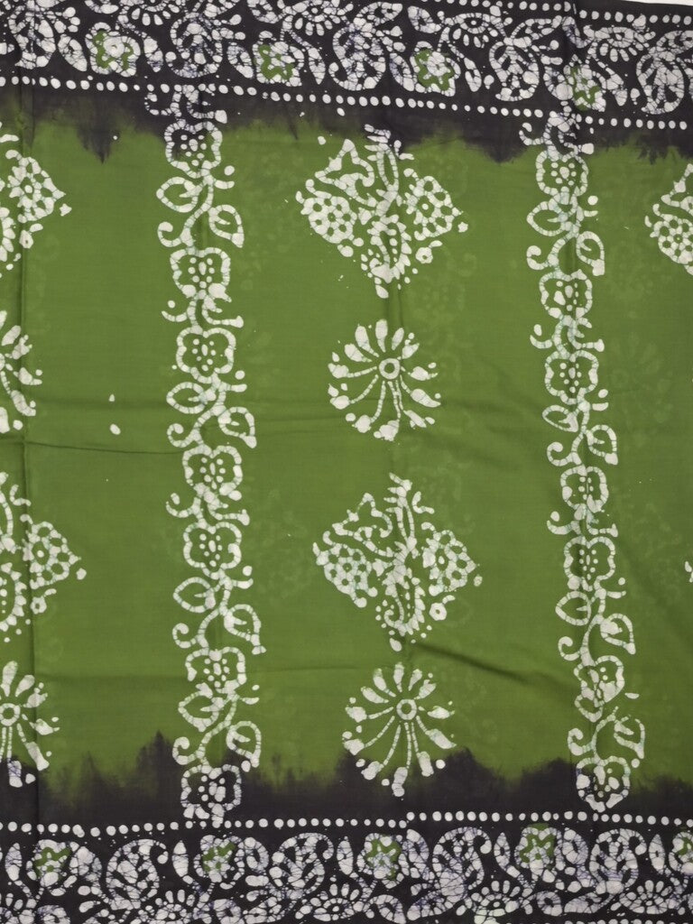 Maheshwari cotton saree dark green color allover prints & printed border with contrast pallu and plain blouse