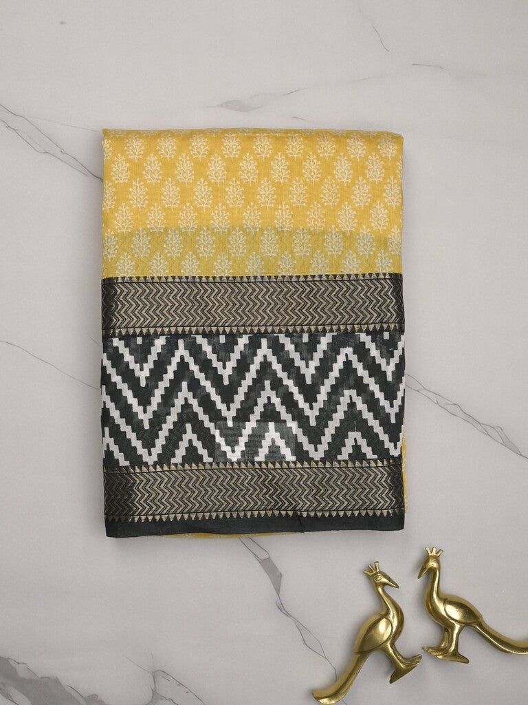 Maheshwari fancy saree light yellow color allover prints & zari, printed border with contrast pallu and plain blouse