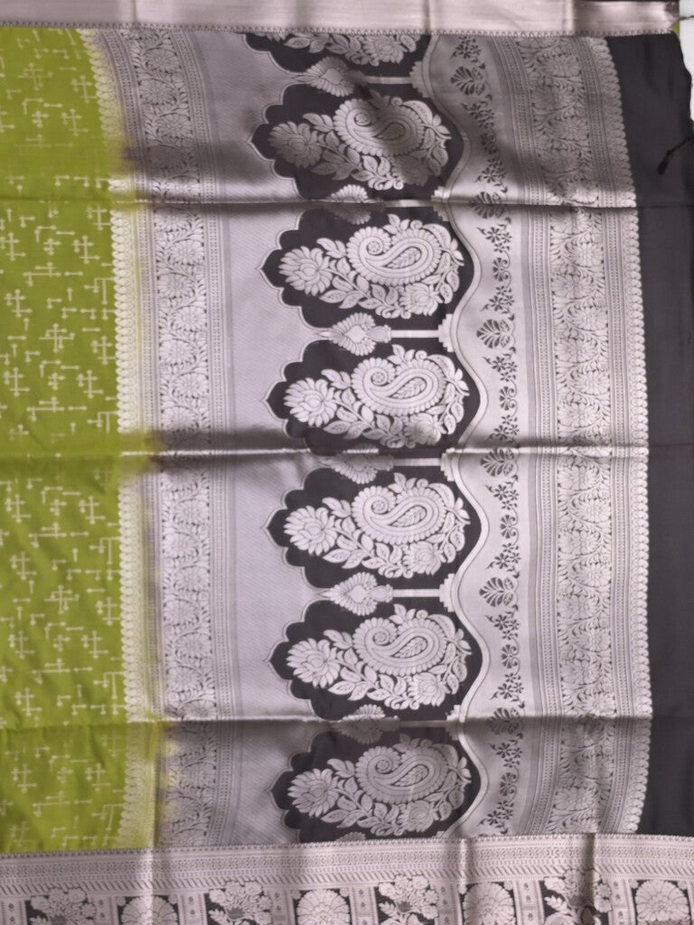 Kanchi pattu saree olive green color allover zari weaves & zari border with rich pallu and plain blouse