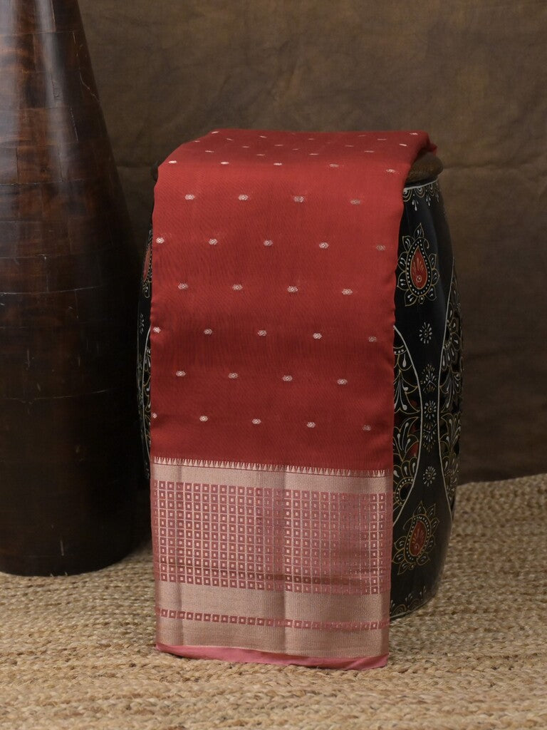 Maheshwari fancy saree maroon color allover zari motifs & zari border with contrast pallu and attached blouse