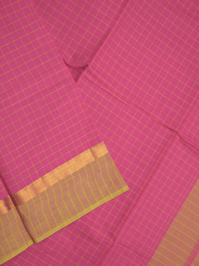 Village cotton saree magenta color allover checks & kaddi border with contrast pallu and contrast blouse