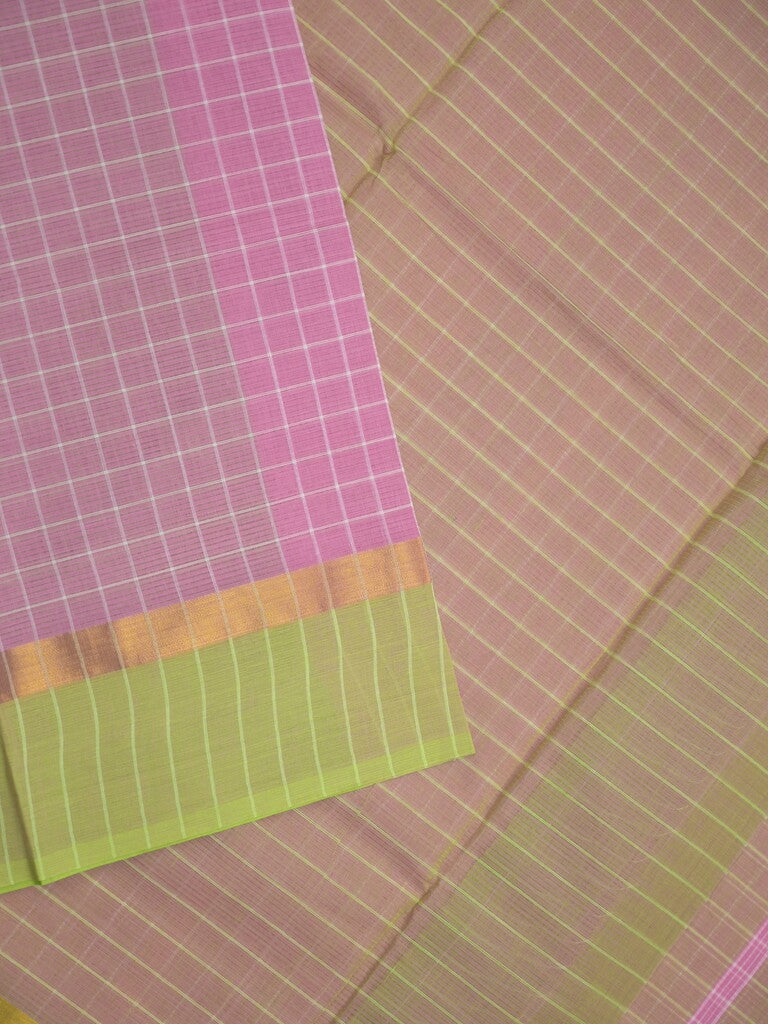Village cotton saree light pink color allover checks & kaddi border with contrast pallu and contrast blouse