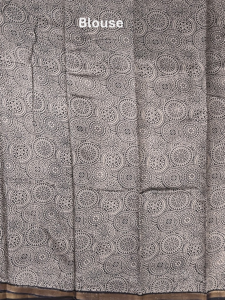 Maheshwari fancy saree maroon color allover prints & printed zari border with contrast pallu and attached blouse