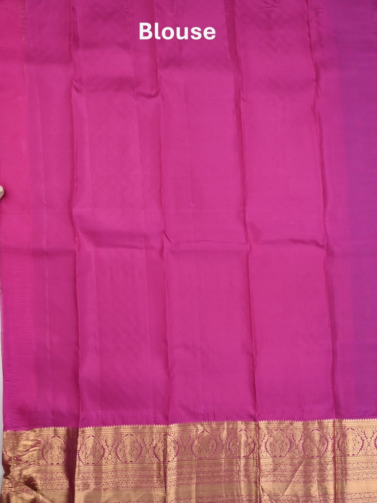 Kanchi pattu saree peacock green color allover zari motifs & kanchi border with rich pallu and contrast plain blouse