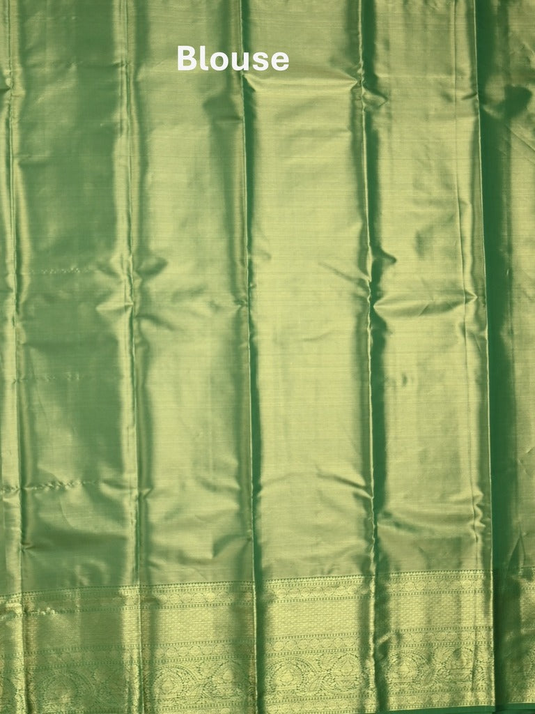 Kanchi pattu saree light purple color allover zari weaves & kanchi border with rich pallu and contrast blouse