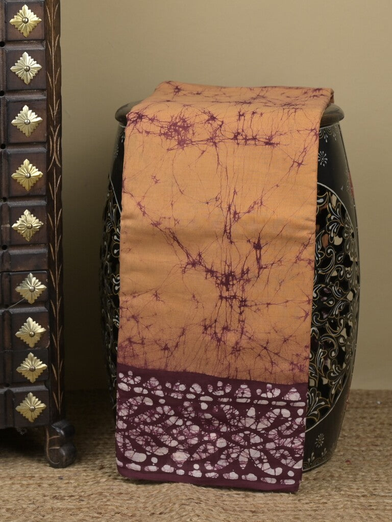 Maheswari cotton saree in mustard yellow color with contrast pallu and attached plain blouse