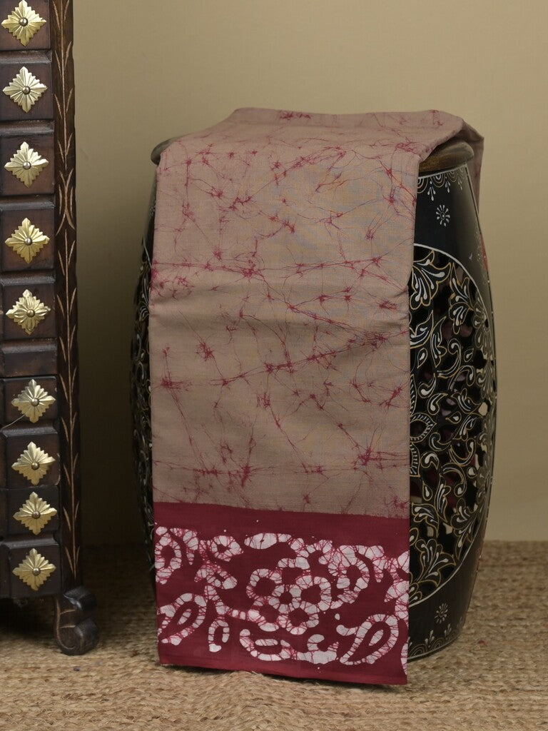 Maheswari cotton saree in dark beige color with contrast pallu and attached plain blouse