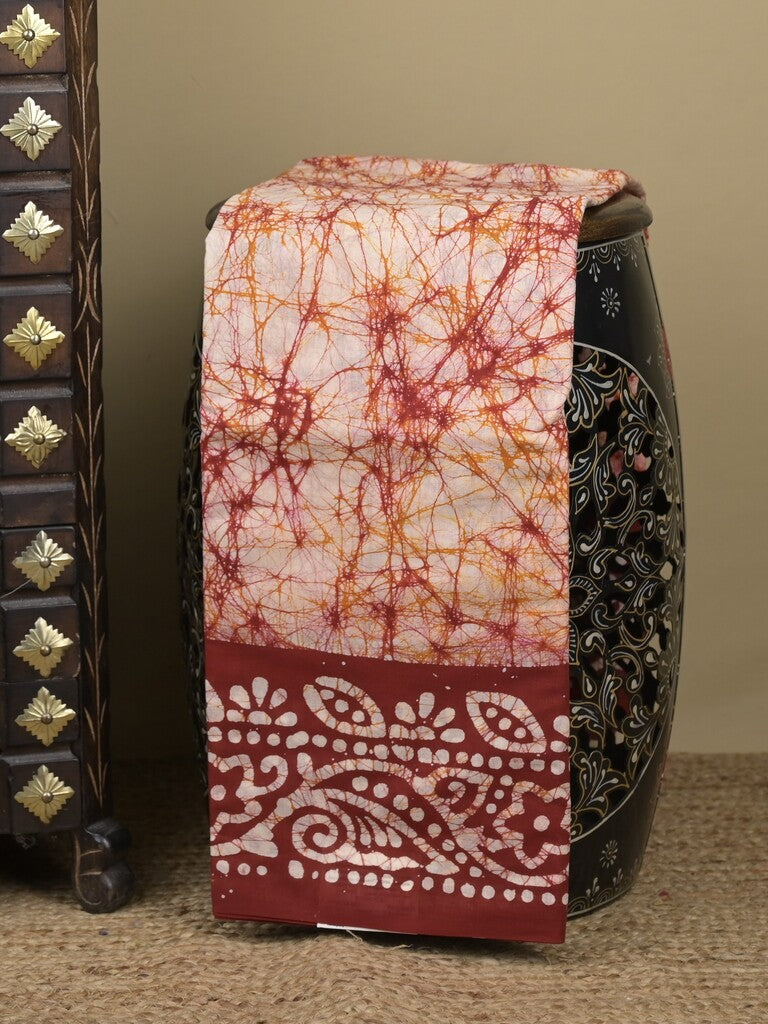 Maheswari cotton saree in cream color with contrast pallu and attached plain blouse