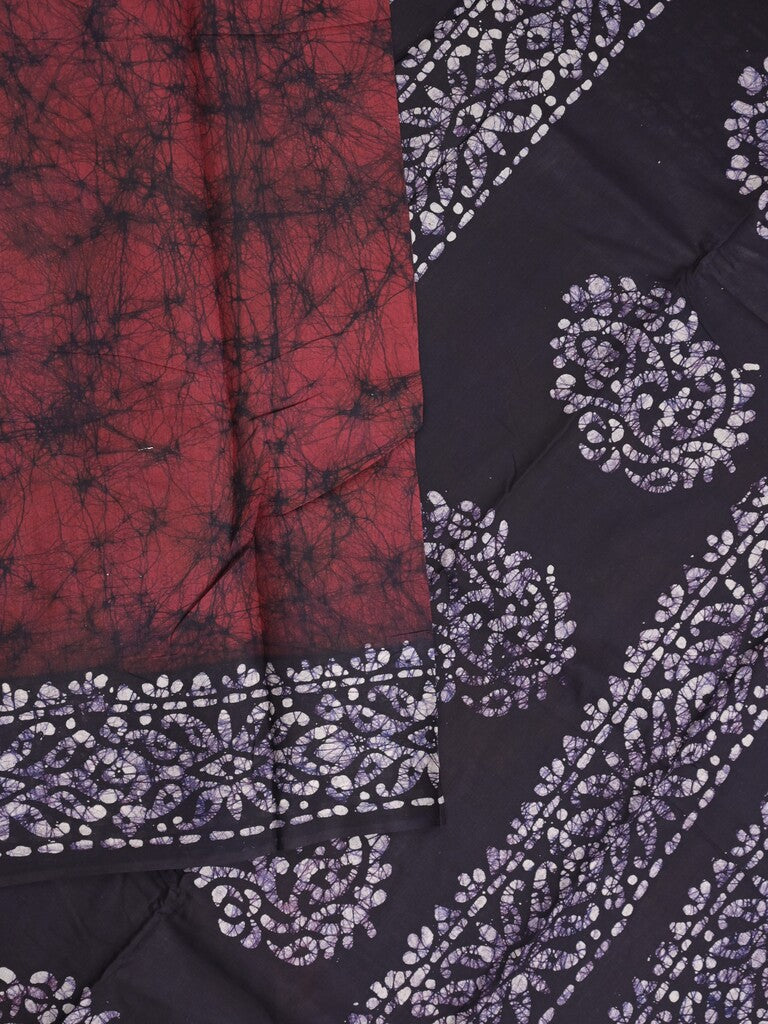 Maheswari cotton saree in maroon color with contrast pallu and attached plain blouse