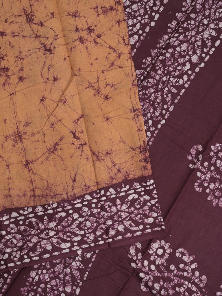 Maheswari cotton saree in mustard yellow color with contrast pallu and attached plain blouse