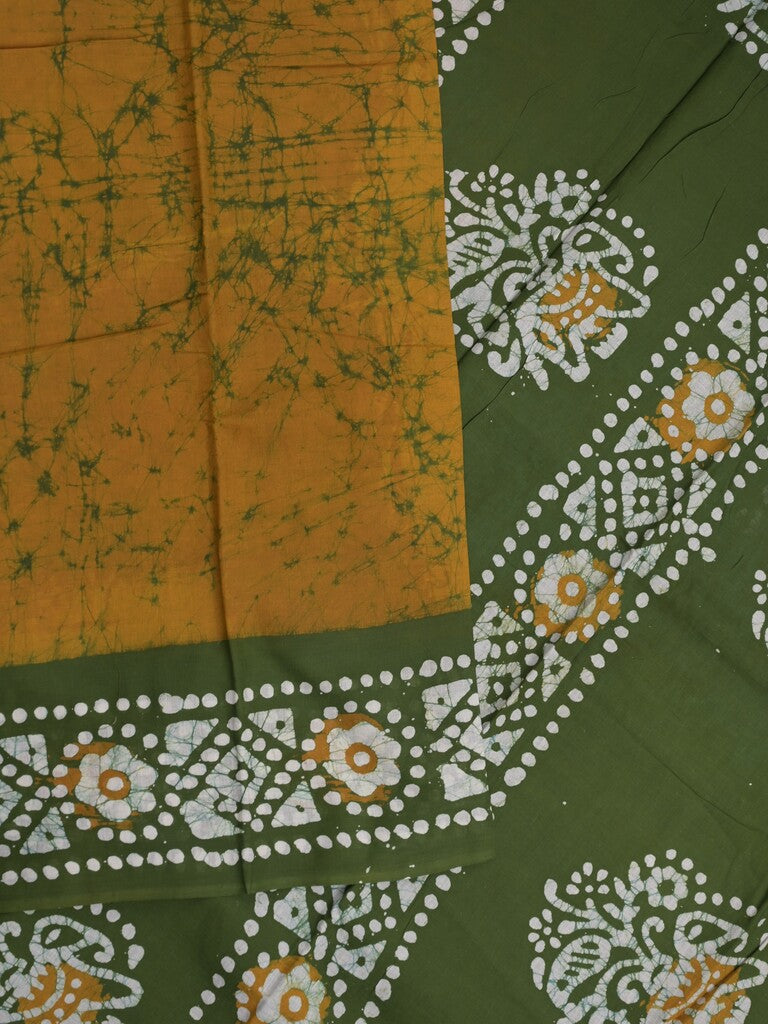 Maheswari cotton saree in mustard yellow color with contrast pallu and attached plain blouse