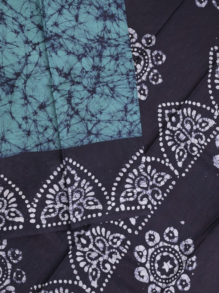 Maheswari cotton saree in blue color with contrast pallu and attached plain blouse