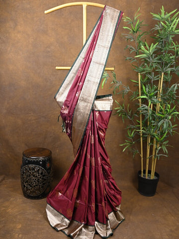 Kanchi pattu saree magenta color allover zari weaves & kanchi border with rich pallu and contrast plain blouse