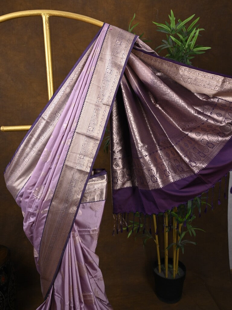 Kanchi pattu saree light lavender color allover zari weaves & kanchi border with rich pallu and contrast plain blouse