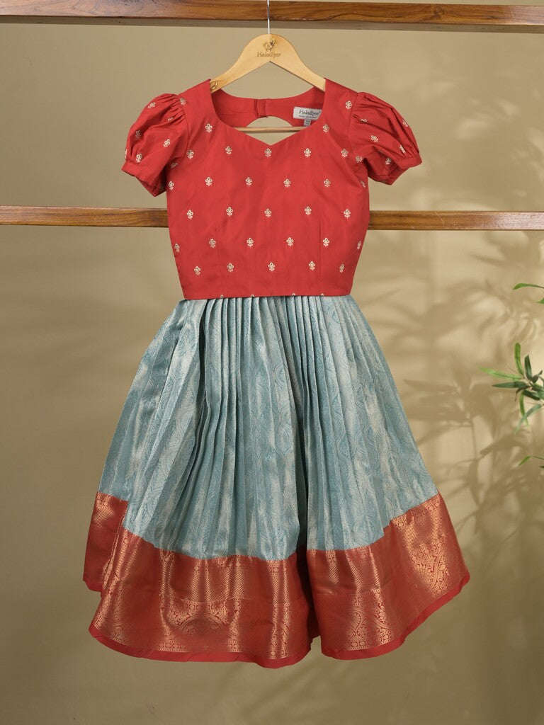Banaras Tissue Lehenga set with Intricate Zari Detailing 8-9 years
