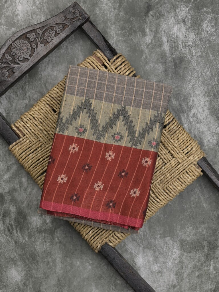 Dhaka cotton saree in grey color with contrast border and contrast pallu