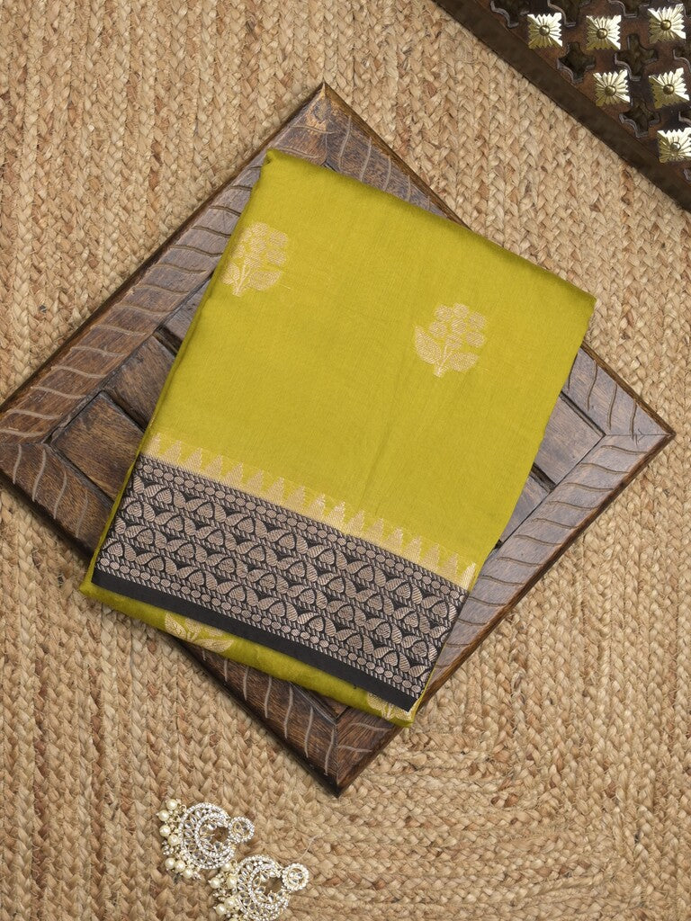 Maheshwari fancy saree with allover zari motifs & zari border with contrast blouse