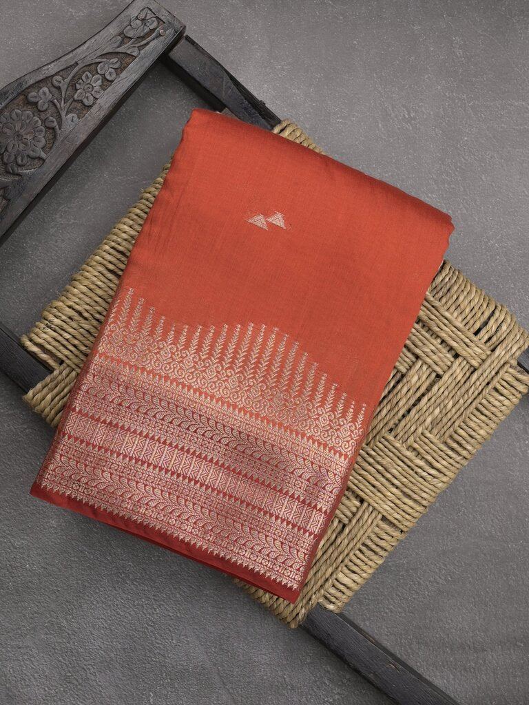 Maheshwari fancy saree allover zari motifs with zari border with contrast blouse