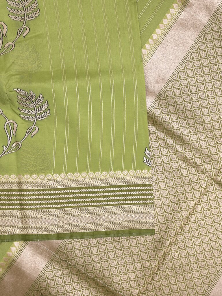 Tabby silk printed fancy saree with zari border and attached plain blouse
