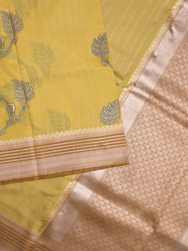Tabby silk printed fancy saree with zari border and attached plain blouse